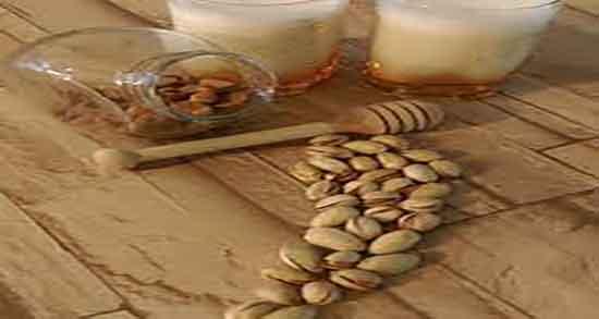 طرز تهیه شیر بادام برای نوزاد ؛ دستور تهیه شیر بادام برای کودک یک ساله