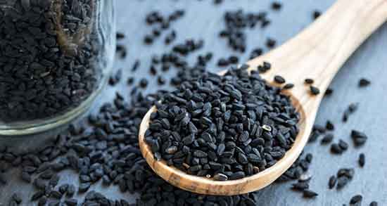 طریقه مصرف سیاه دانه و عسل ؛ دستور خوردن سیاه دانه و عسل برای معده