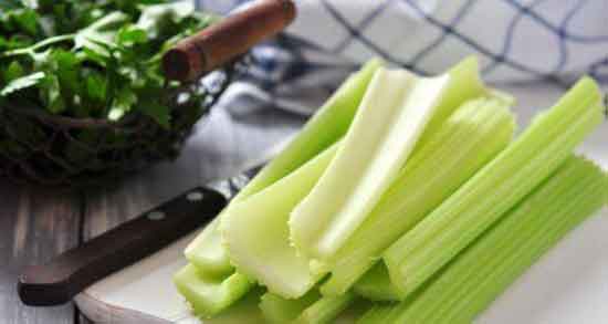 عرق کروز برای نوزاد ؛ خاصیت عرق کروز برای نفخ شکم نوزادان