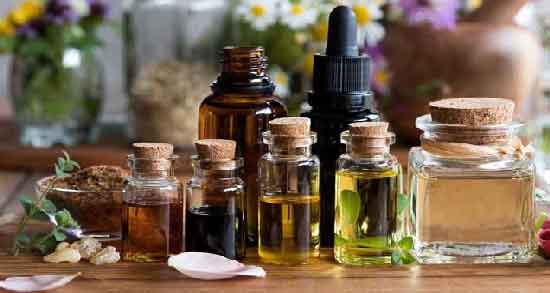 عوارض روغن رزماری برای پوست صورت ؛ بررسی مضرات روغن رزماری برای پوست