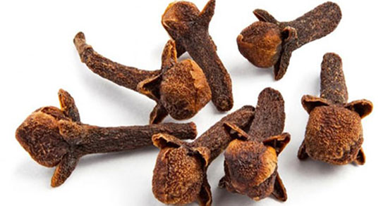 عوارض روغن میخک برای دندان ؛ مضرات روغن میخک برای درد دندان
