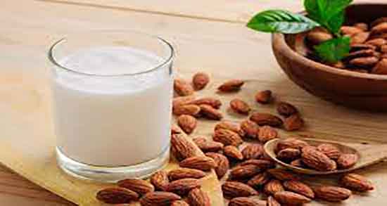 فواید شیر بادام برای معده ؛ درمان زخم معده با مصرف شیر بادام