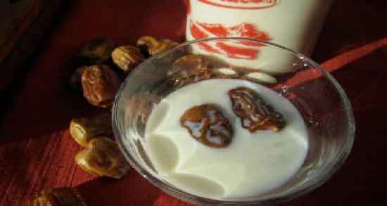 فواید شیر خرما برای بدن ؛ درمان ضعف و بی حالی بدن با خوردن شیر خرما