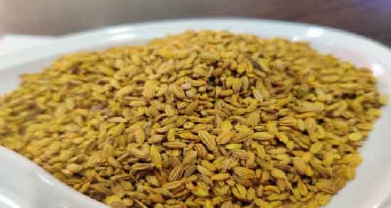 مضرات عرق رازیانه برای بارداری ؛ مصرف عرق رازیانه چه ضرری برای سلامت جنین دارد