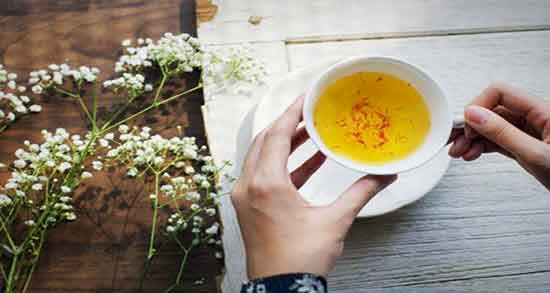 چای زعفران برای پریود ؛ عوارض مصرف چای زعفران برای قاعدگی