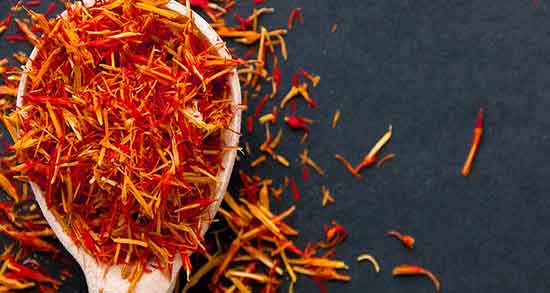 چای زعفران در شیردهی ؛ تاثیر مصرف چای زعفران برای افزایش شیر