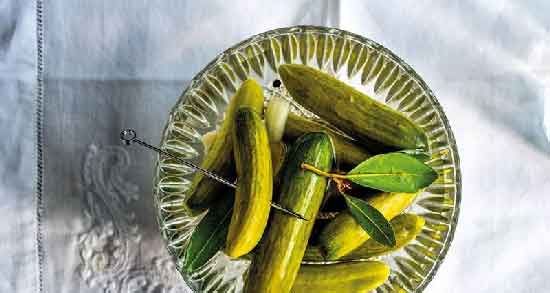 چگونه خیار شور درست کنیم ؛ طرز تهیه خیار شور با روشی ساده و متفاوت