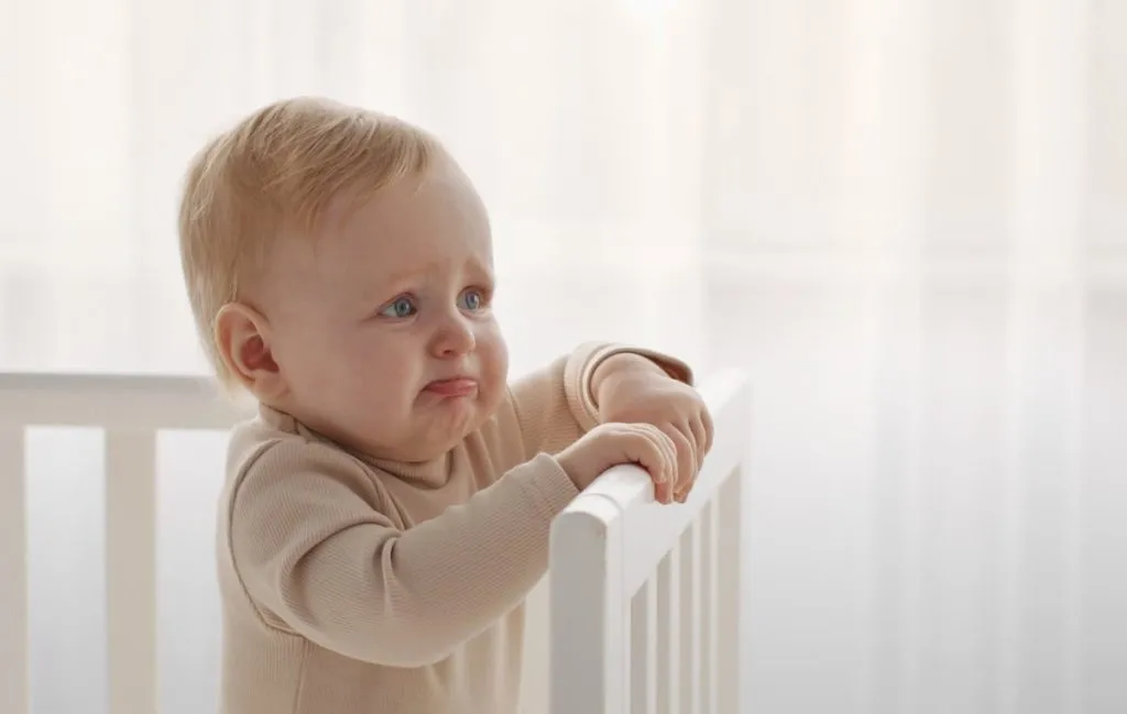 دلایل گریه نوزاد و معنی آن؛ ۵ دلیل اصلی و مهم برای گریه نوزاد