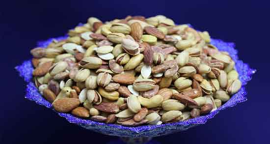 خشکبار برای قناری ؛ ارزش غذایی استفاده از خشکبار برای تغذیه قناری