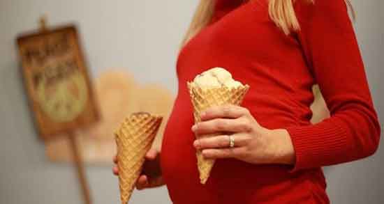 خواص بستنی برای زن باردار ؛ بررسی خواص درمانی خوردن بستنی در دوران بارداری خواص بستنی برای زن باردار ؛ بررسی خواص درمانی خوردن بستنی در دوران بارداری