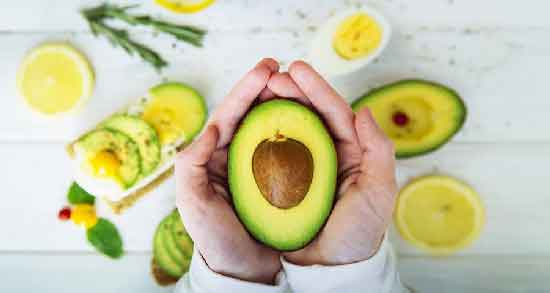 خواص روغن آووکادو برای مژه ؛ ویتامین E موجود در روغن آووکادو مفید برای رشد مژه خواص روغن آووکادو برای مژه ؛ ویتامین E موجود در روغن آووکادو مفید برای رشد مژه