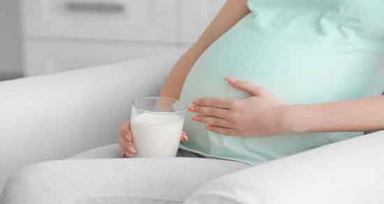 دوغ در بارداری ؛ همه چیز درباره خاصیت و عوارض مصرف دوغ در بارداری