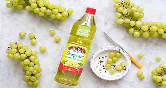 روغن هسته انگور برای ترک پوست ؛ فواید روغن هسته انگور برای ترک پا روغن هسته انگور برای ترک پوست ؛ فواید روغن هسته انگور برای ترک پا