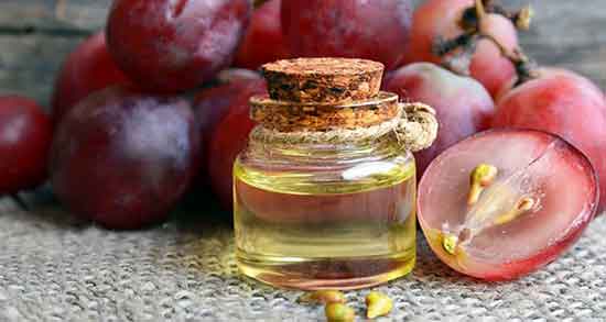 روغن هسته انگور در ناف ؛ خاصیت مصرف روغن هسته انگور در ناف چیست روغن هسته انگور در ناف ؛ خاصیت مصرف روغن هسته انگور در ناف چیست