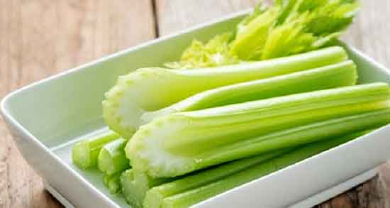 عرق کرفس در شیردهی ؛ خوردن عرق کرفس در دوران شیردهی عرق کرفس در شیردهی ؛ خوردن عرق کرفس در دوران شیردهی