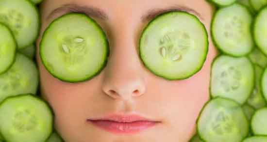 فواید پوست خیار و خواص مصرف پوست خیار برای گودی زیر چشم فواید پوست خیار ؛ خواص مصرف پوست خیار برای گودی زیر چشم