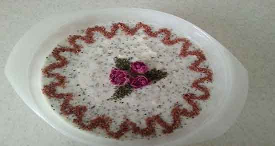 فواید گل محمدی با ماست ؛ بررسی خاصیت خوردن گل محمدی و ماست