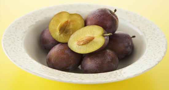 آلو سیاه برای کلیه ؛ از بین بردن سنگ کلیه با خوردن آلو سیاه آلو سیاه برای کلیه ؛ از بین بردن سنگ کلیه با خوردن آلو سیاه