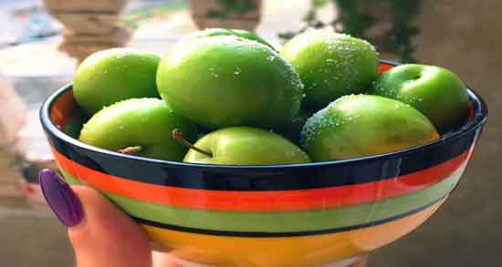 آلوچه سبز برای سرماخوردگی و کاهش علائم سرماخوردگی با خوردن آلوچه سبز آلوچه سبز برای سرماخوردگی ؛ کاهش علائم سرماخوردگی با خوردن آلوچه سبز