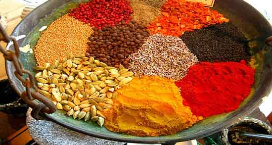 انواع ادویه ها و خواص آنها ؛ معرفی کامل ادویه ها و خواصی که هر کدام دارد انواع ادویه ها و خواص آنها ؛ معرفی کامل ادویه ها و خواصی که هر کدام دارد