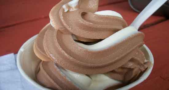 بستنی برای تب خوبه ؛ کاهش تب و حرارت بدن با خوردن بستنی بستنی برای تب خوبه ؛ کاهش تب و حرارت بدن با خوردن بستنی