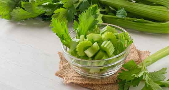 خاصیت عرق کرفس در لاغری ؛ وقت خوردن عرق کرفس برای چربی سوزی خاصیت عرق کرفس در لاغری ؛ وقت خوردن عرق کرفس برای چربی سوزی