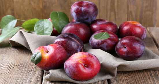 خواص آلو قرمز برای پوست ؛ از بین بردن چین و چروک پوست با مصرف آلو قرمز خواص آلو قرمز برای پوست ؛ از بین بردن چین و چروک پوست با مصرف آلو قرمز