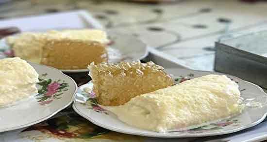 خواص سرشیر عسل و صبحانه ای بسیار مقوی با خوردن سرشیر عسل خواص سرشیر عسل ؛ صبحانه ای بسیار مقوی با خوردن سرشیر عسل