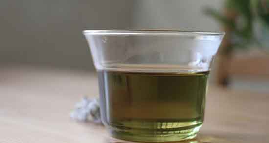 خواص عرق آویشن چیست و فواید عرق آویشن شیرازی برای گلو درد خواص عرق آویشن چیست ؛ فواید عرق آویشن شیرازی برای گلو درد