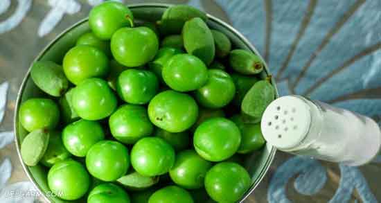 خواص و مضرات آلوچه سبز و همه چیز درباره فواید درمانی و عوارض خوردن آلوچه سبز خواص و مضرات آلوچه سبز ؛ همه چیز درباره فواید درمانی و عوارض خوردن آلوچه سبز