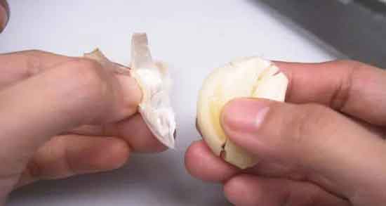 خواص پوست سیر چیست و فواید پوست سیر برای بیماران قلبی و عروقی خواص پوست سیر چیست ؛ فواید پوست سیر برای بیماران قلبی و عروقی