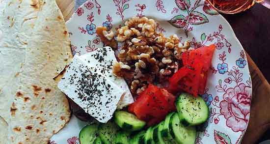 خواص گردو در صبحانه و سلامتی بدن و درمان بیماری ها با خوردن گردو در صبحانه خواص گردو در صبحانه ؛ سلامتی بدن و درمان بیماری ها با خوردن گردو در صبحانه