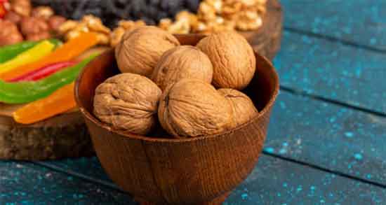 خواص گردو و مویز و کاهش خطر ابتلا به آلزایمر با خوردن گردو و مویز خواص گردو و مویز ؛ کاهش خطر ابتلا به آلزایمر با خوردن گردو و مویز