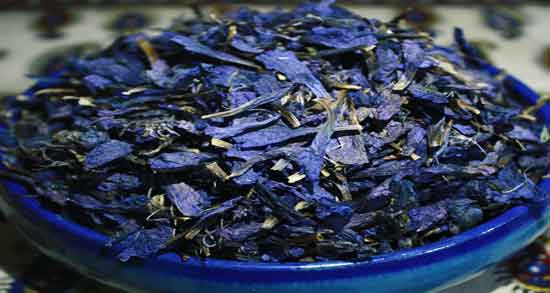 خواص گل گاوزبان در پریودی و مصرف منظم گل گاوزبان باعث پریود شدن زنان می شود خواص گل گاوزبان در پریودی ؛ مصرف منظم گل گاوزبان باعث پریود شدن زنان می شود