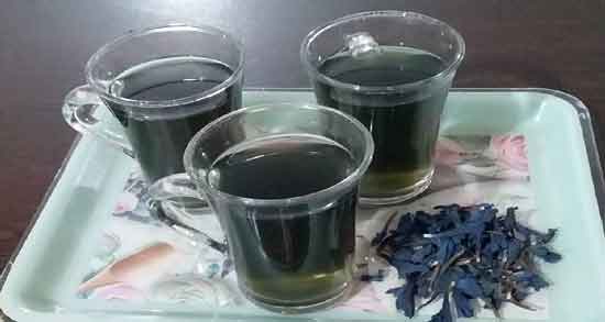 خواص گل گاوزبان و لیمو و بهتر شدن رنگ و مزه دمنوش گل گاوزبان با استفاده از لیمو خواص گل گاوزبان و لیمو ؛ بهتر شدن رنگ و مزه دمنوش گل گاوزبان با استفاده از لیمو