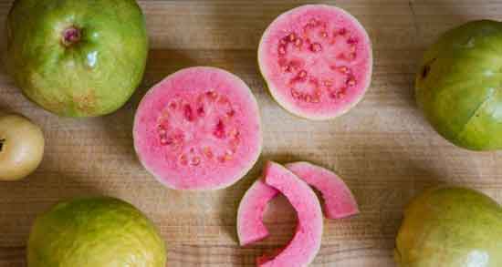 خواص گواوا در بارداری و بررسی خواص و فواید مصرف گواوا برای زن باردار خواص گواوا در بارداری ؛ بررسی خواص و فواید مصرف گواوا برای زن باردار