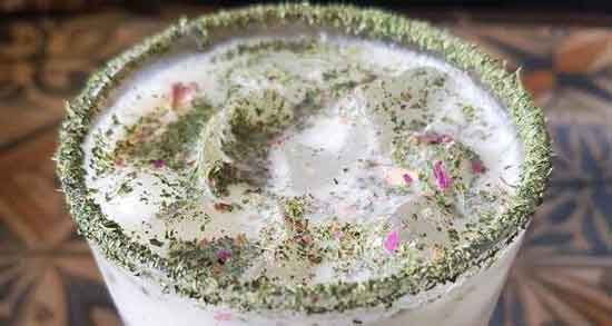 دوغ و فشار خون ؛ خواص درمانی خوردن دوغ برای کاهش فوری فشار خون دوغ و فشار خون ؛ خواص درمانی خوردن دوغ برای کاهش فوری فشار خون