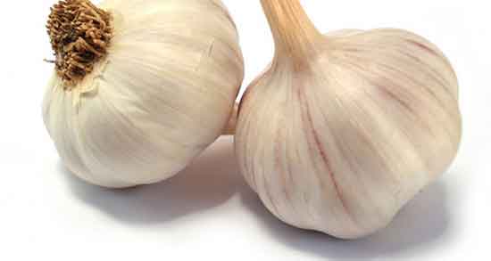 سوزاندن پوست سیر و پیاز و ایا سوزاندن پوست سیر و پیاز برای گلو مفیده سوزاندن پوست سیر و پیاز ؛ ایا سوزاندن پوست سیر و پیاز برای گلو مفیده