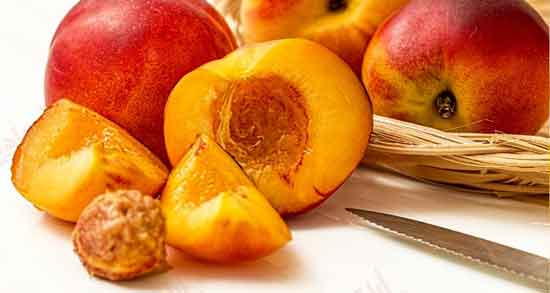 شفتالو در بارداری و خوردن شفتالو چه خواص و مضراتی برای زن باردار دارد شفتالو در بارداری ؛ خوردن شفتالو چه خواص و مضراتی برای زن باردار دارد