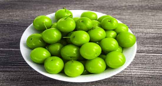 طبع آلوچه سبز و آشنایی با خواص درمانی و طبع آلوچه سبز طبع آلوچه سبز ؛ آشنایی با خواص درمانی و طبع آلوچه سبز