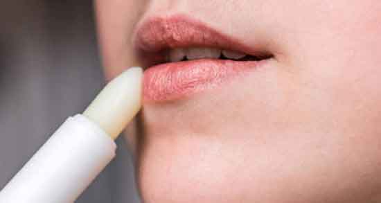 فواید آلوورا برای لب ؛ درمان خشکی پوست لب با آلوورا فواید آلوورا برای لب ؛ درمان خشکی پوست لب با آلوورا