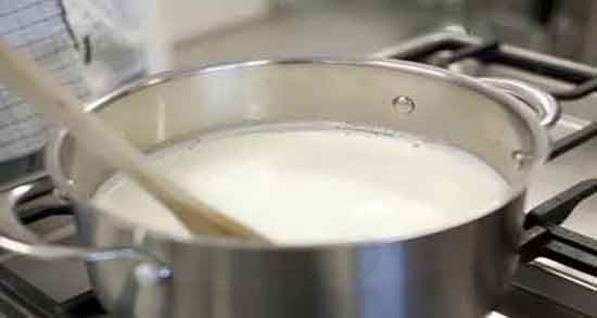 فواید سرشیر گاو ؛ آشنایی با خواص درمانی و دارویی سرشیر گاو فواید سرشیر گاو ؛ آشنایی با خواص درمانی و دارویی سرشیر گاو