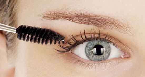 فواید وازلین برای مژه و ترکیب وازلین و روغن کرچک برای تقویت مژه فواید وازلین برای مژه ؛ ترکیب وازلین و روغن کرچک برای تقویت مژه