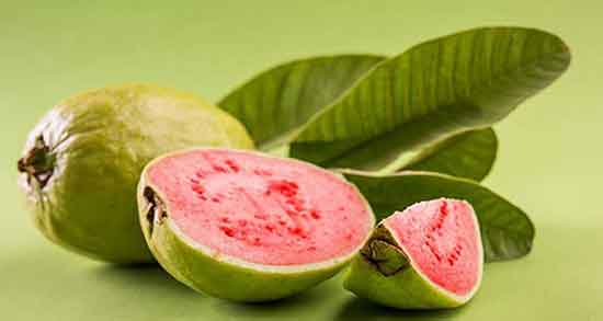 مضرات گواوا و آشنایی با مضرات و عوارض خوردن گواوا مضرات گواوا ؛ آشنایی با مضرات و عوارض خوردن گواوا