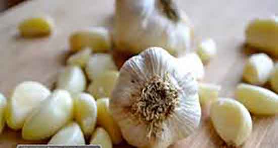 پوست سیر را چگونه بگیریم و نحوه پوست کندن سیر تازه برای خوردن پوست سیر را چگونه بگیریم ؛ نحوه پوست کندن سیر تازه برای خوردن