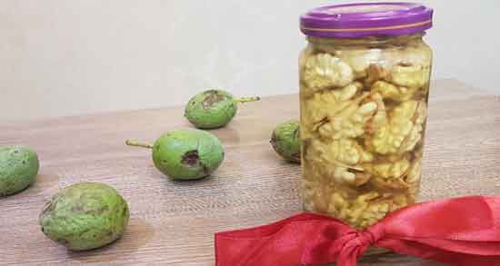 گردو در آب و تازه نگه داشتن گردو با ریختن آن ها در آب گردو در آب ؛ تازه نگه داشتن گردو با ریختن آن ها در آب