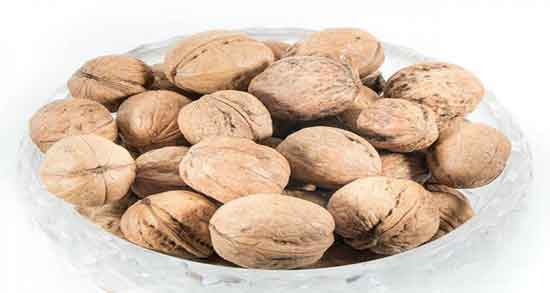 گردو و فشار خون و خاصیت دارویی خوردن گردو برای تنظیم فشارخون گردو و فشار خون ؛ خاصیت دارویی خوردن گردو برای تنظیم فشارخون