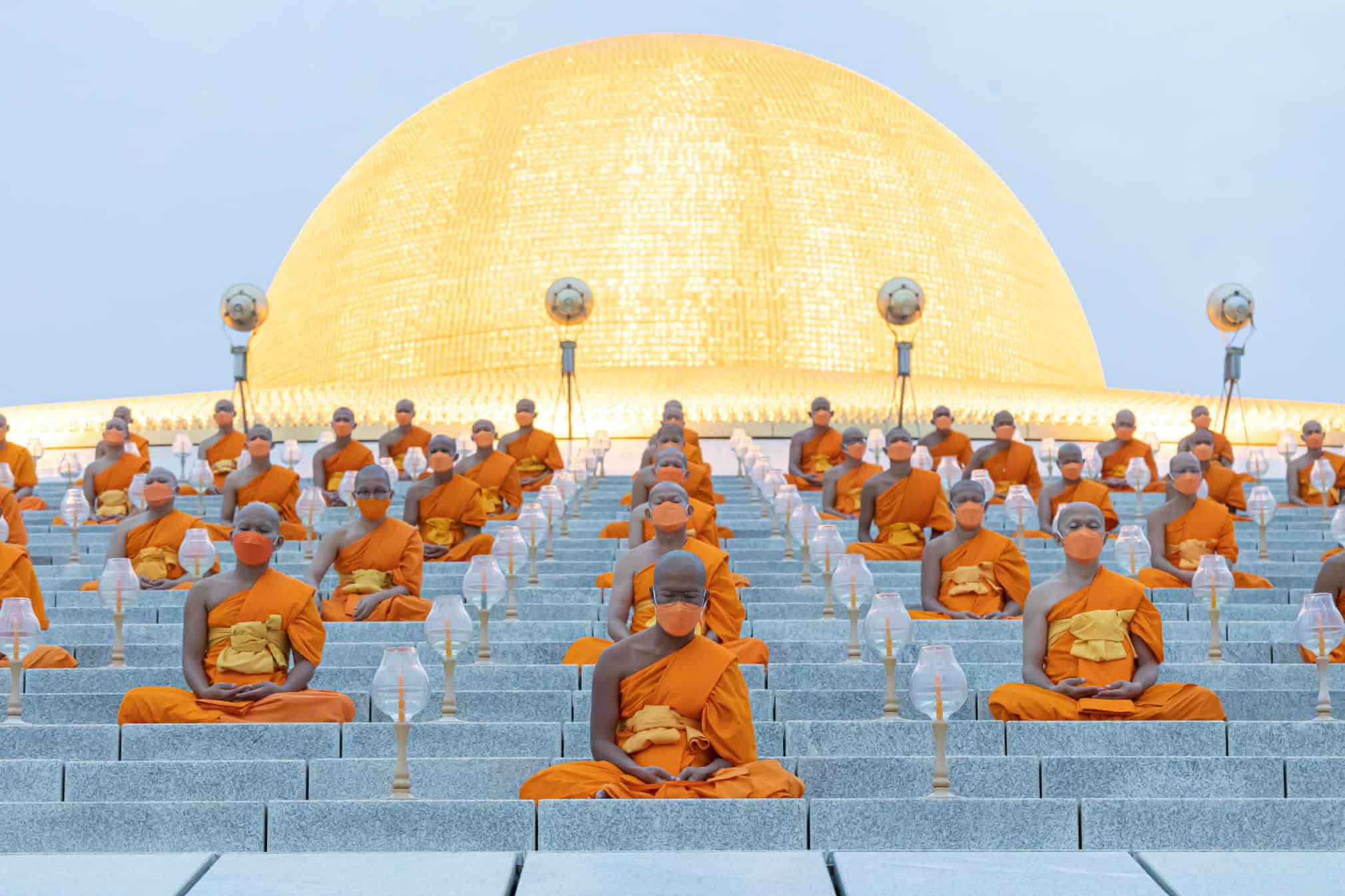 راهنمای جامع مدیتیشن بودایی، اصول، تکنیک ها و فواید این روش برای آرامش راهنمای جامع مدیتیشن بودایی، اصول، تکنیک ها و فواید این روش برای آرامش