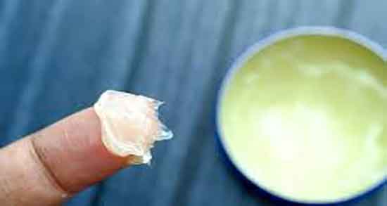 خواص وازلین در طب اسلامی و فواید استفاده از وازلین در طب اسلامی خواص وازلین در طب اسلامی ؛ فواید استفاده از وازلین در طب اسلامی