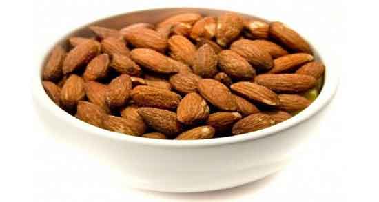 مضرات بادام تلخ برای مو و آیا استفاده از بادام تلخ برای سلامت مو مضر است مضرات بادام تلخ برای مو ؛ آیا استفاده از بادام تلخ برای سلامت مو مضر است